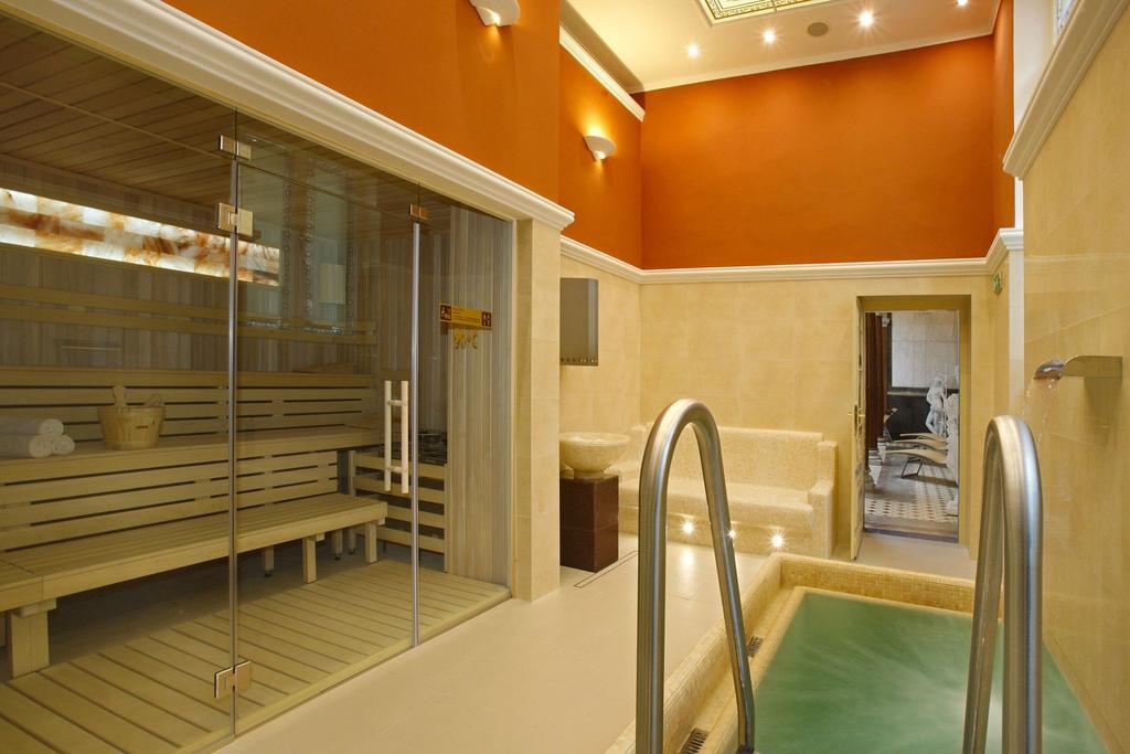 Ensana Centralni Lazne - Maria Spa มาเรียอานซเกลาซนี ภายนอก รูปภาพ