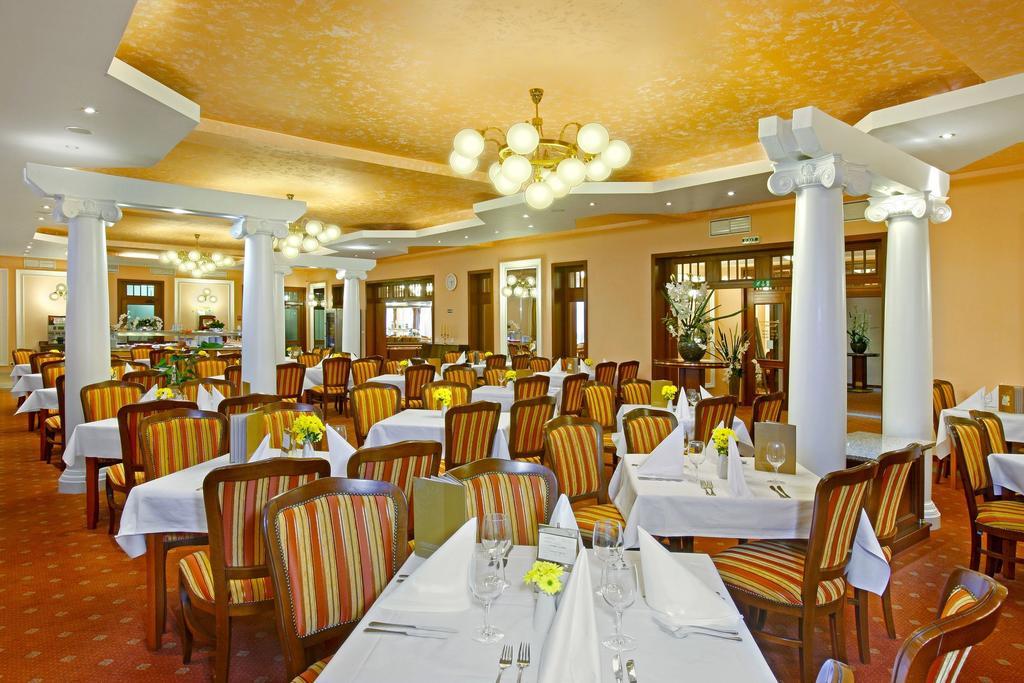 Ensana Centralni Lazne - Maria Spa มาเรียอานซเกลาซนี ภายนอก รูปภาพ